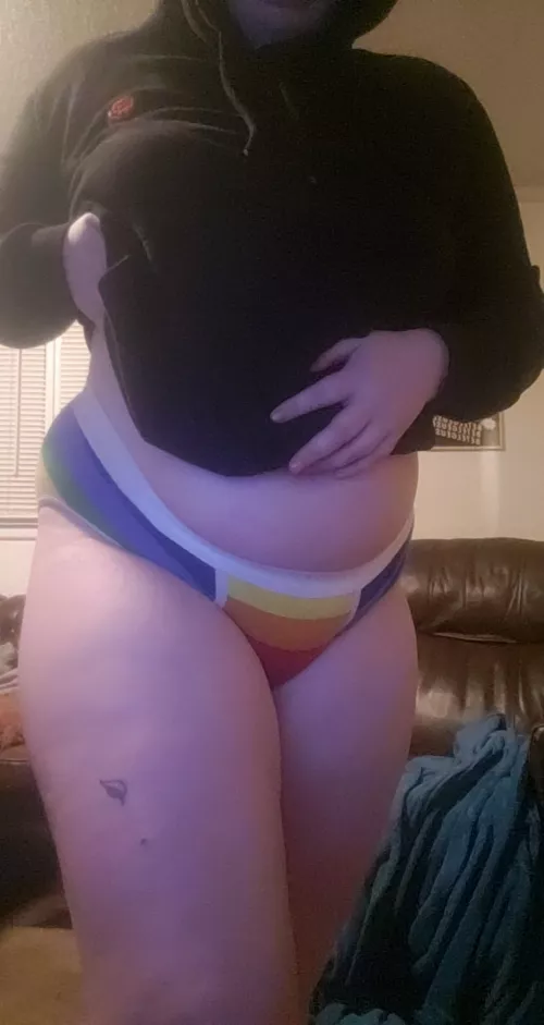 Thick girls have more fun 💚💚💚 by babysloaneeverly