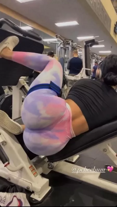 Thick gym slut by teal12347