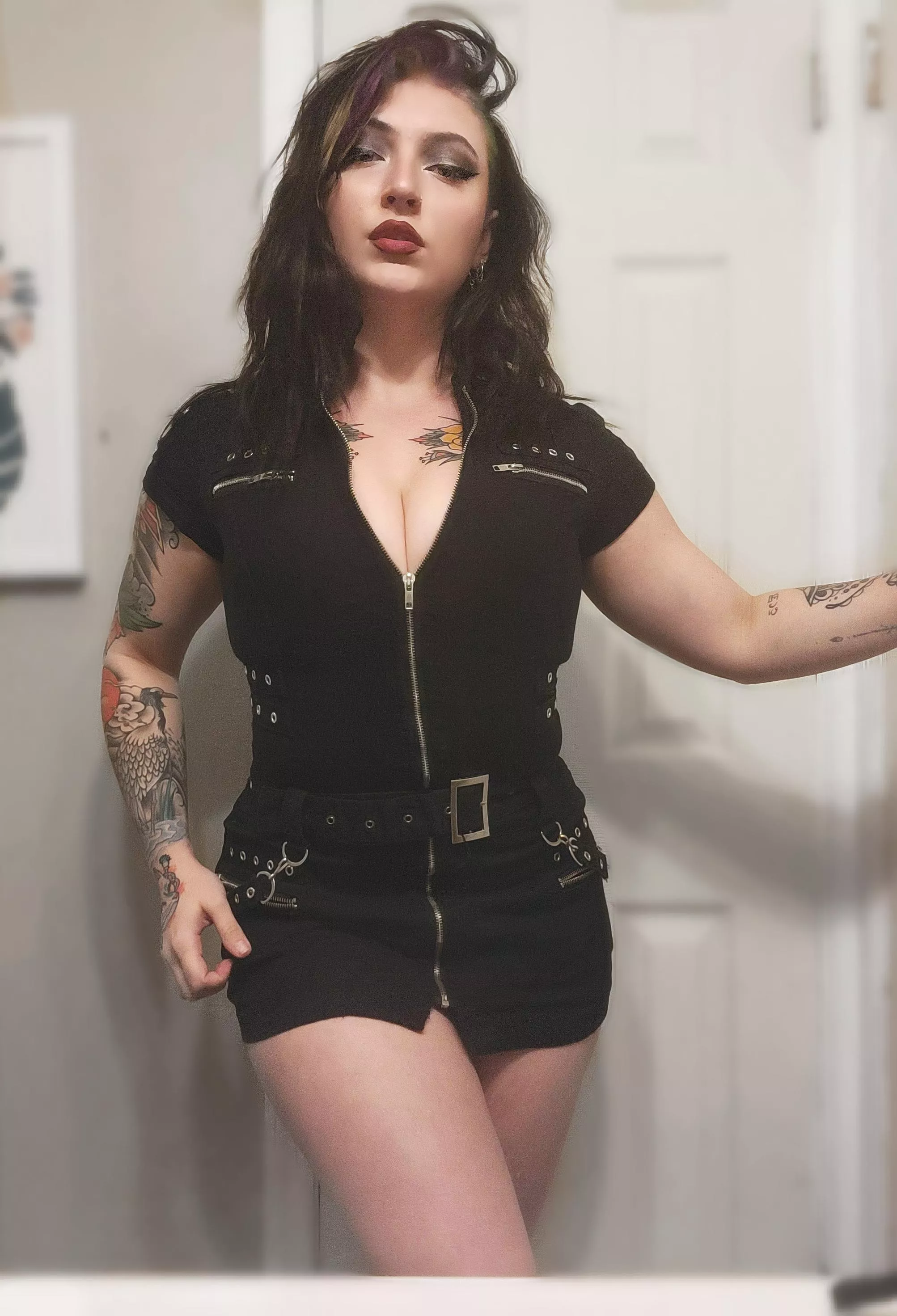 Thick liner and a red lip 👄 posted by silverfauxx