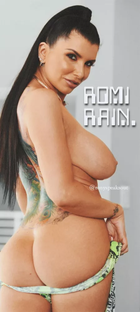 Thick Love 💚 by ronyspeaksout