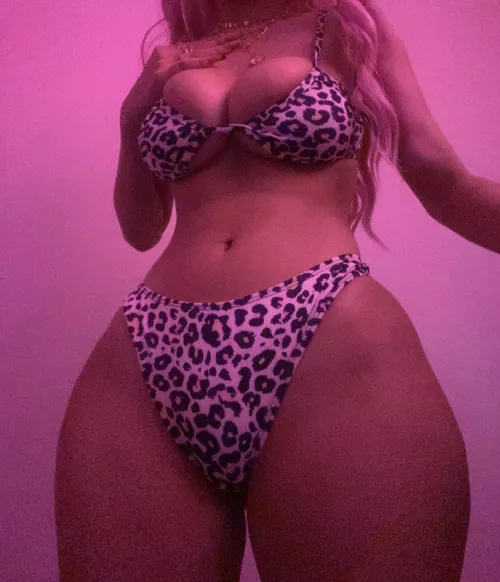 Thick thighs and big tits by vlad_theimpaler2