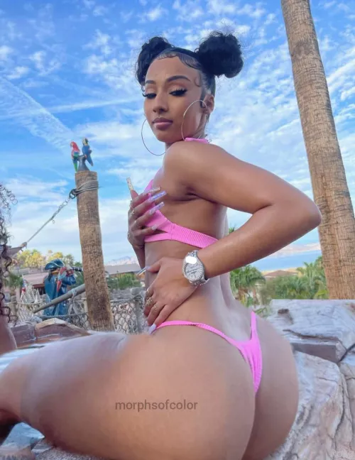 thick thighs save lives by morphs_of_color