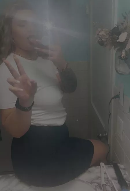 thick thighs save lives ☺️ by joopeach