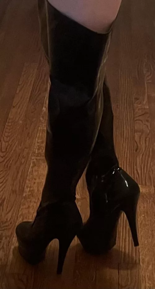 Thigh high boots made in Italy by ivyisafox