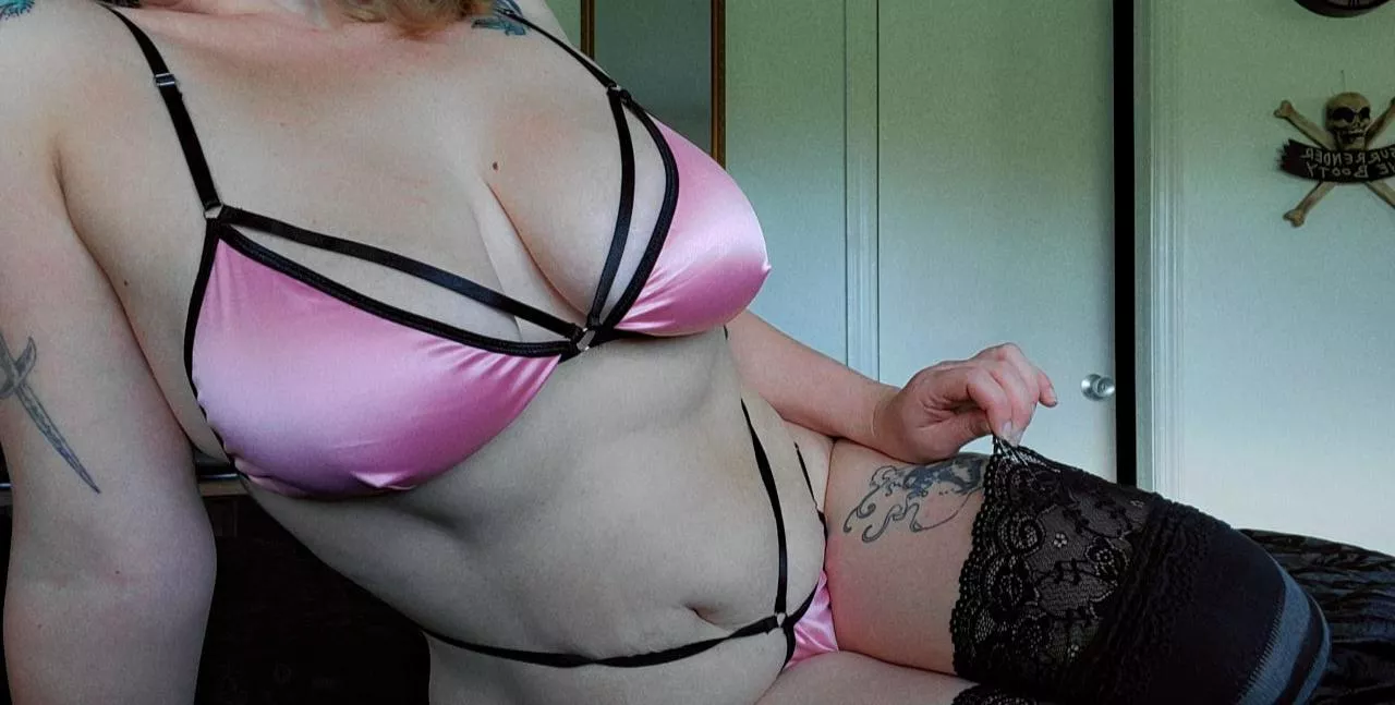 Thigh high socks anyone? 😌 posted by prettyjunkyardcat