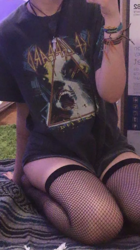 thighs 0: by crustcx