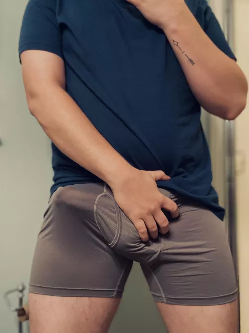 Thighs and bulges by Wolfofthenorth_