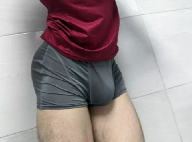 Thighs and more by rafamrpotato