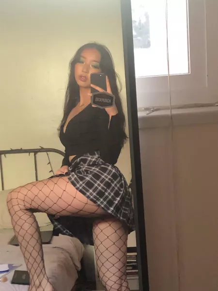 thighs in fishnets ftw :p by wooziio