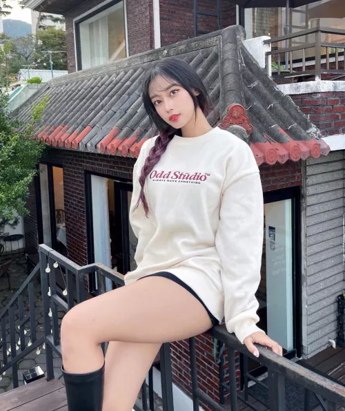 Thighs on show by Majestic_Painter8660