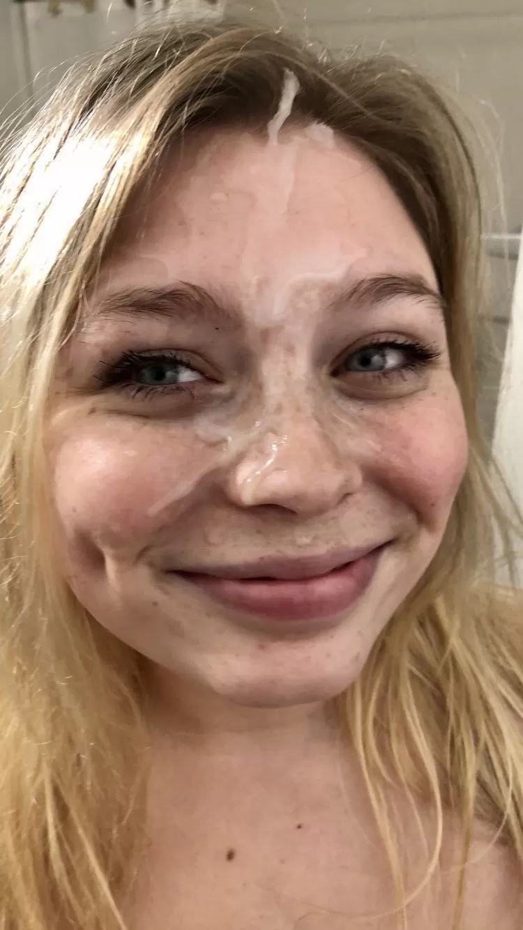 Think anyone at the mall noticed the mess on my face? posted by sinbrynnee