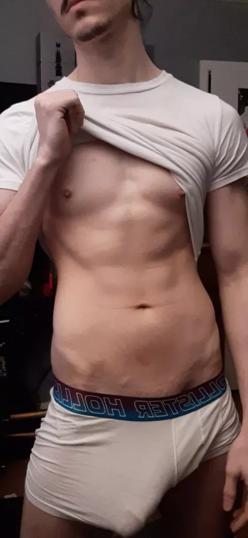 Think I might be abit too big~ by Left4cake1