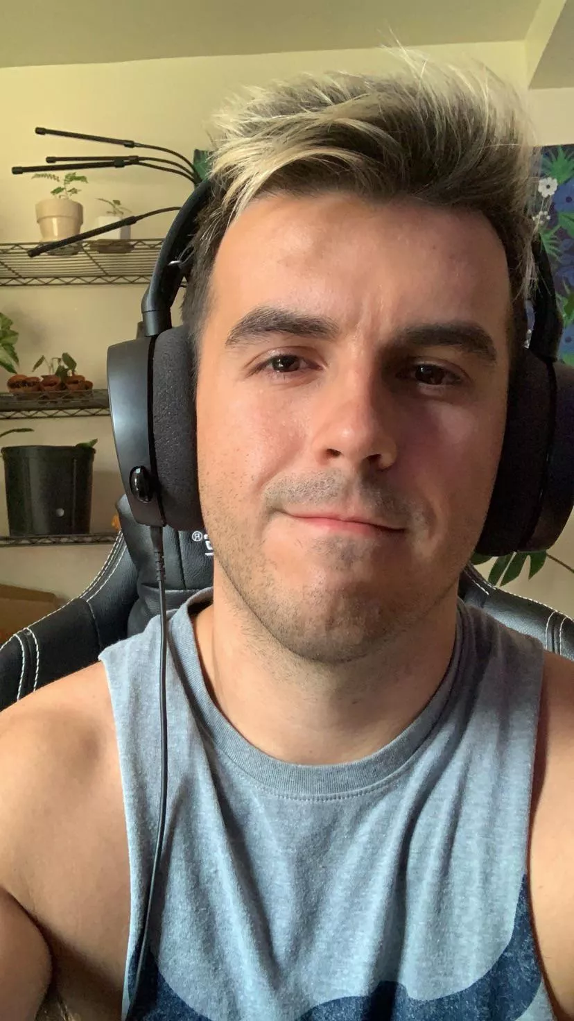 Think it’s a good day to binge Apex and Genshin. With a touch of Unite posted by jvp0321