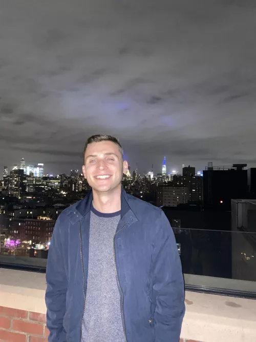 Think New York looks good on me? by lhmo