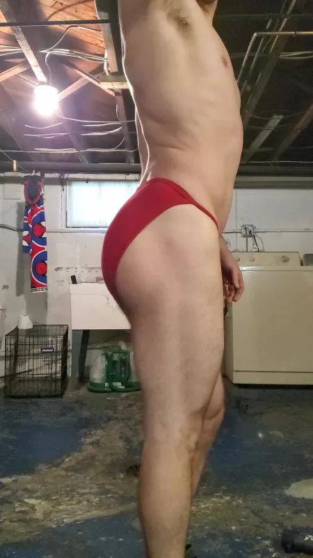 Think of the red as a target 😏😏 by kyjelly31