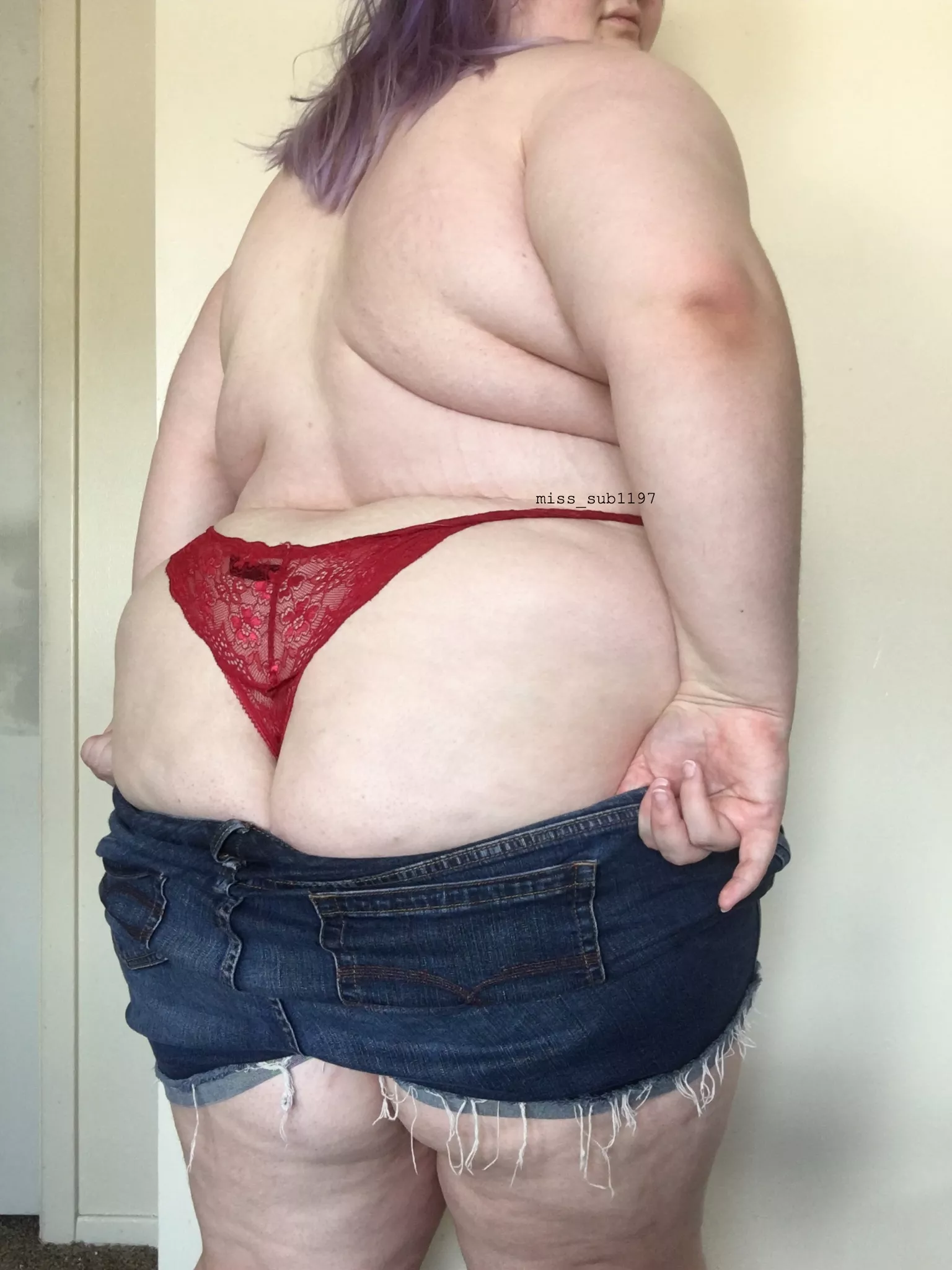 think you can gimme a hand? posted by miss_sub1197