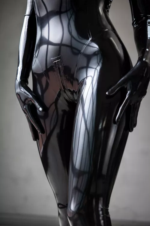 Thinkin about zippers by reflectivedesire