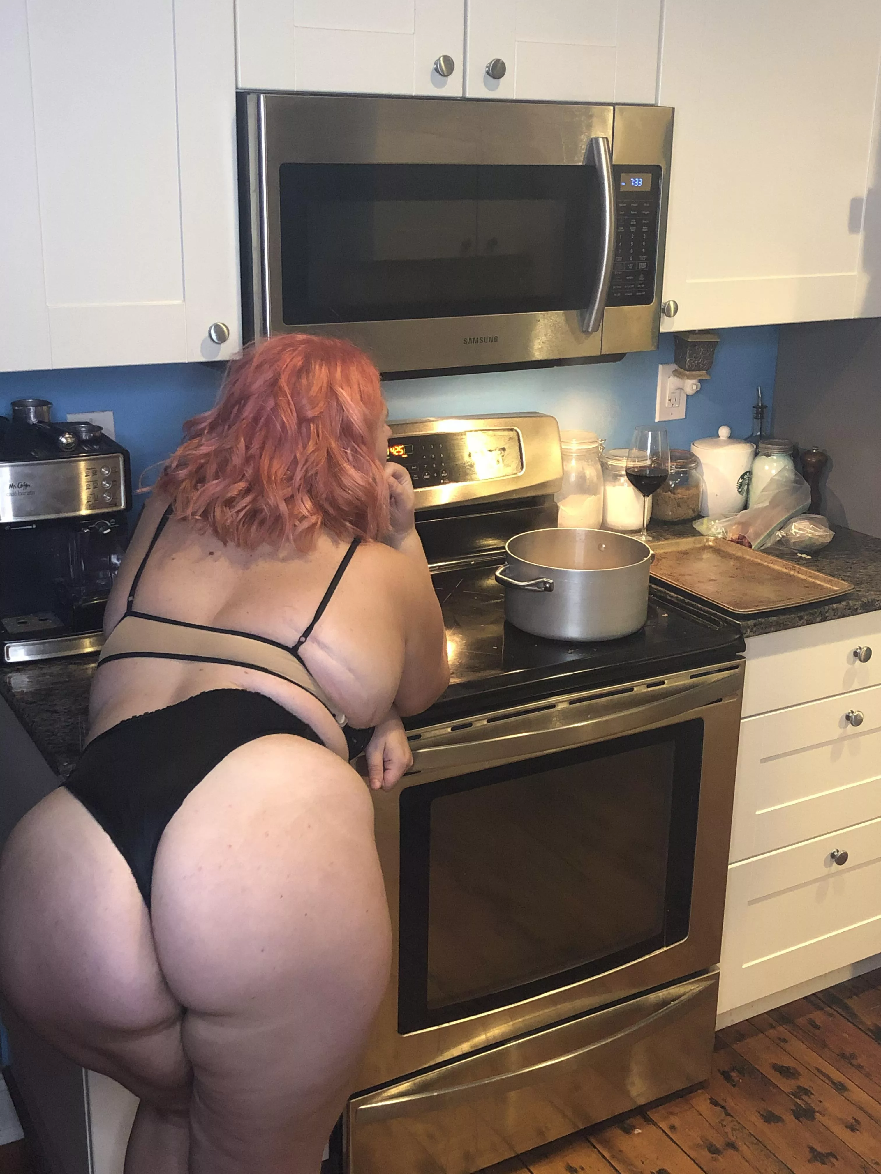 Thinking about how I’m gonna demolish these potatoes in 0.2 seconds posted by CCCooke