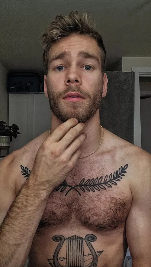 Thinking about the beard by jhpf01