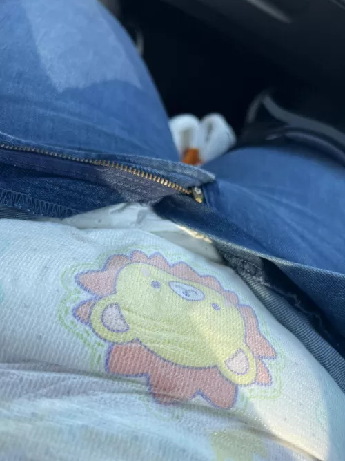 thinking… i leaked at workie 😣☝🏻 by lysnyams