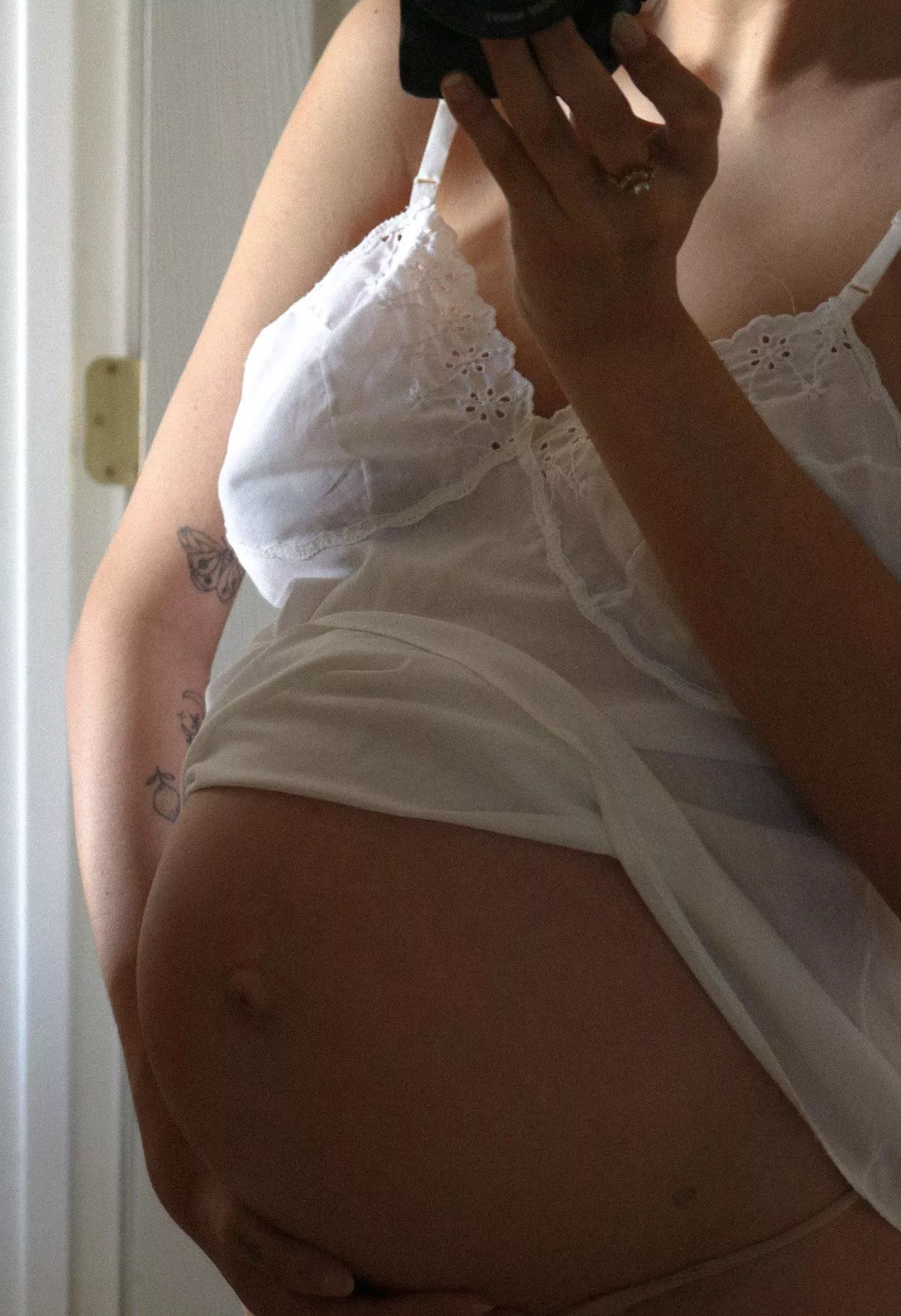 Third trimester 🤍 documented on Patreon (link in comments) posted by Abigailsart