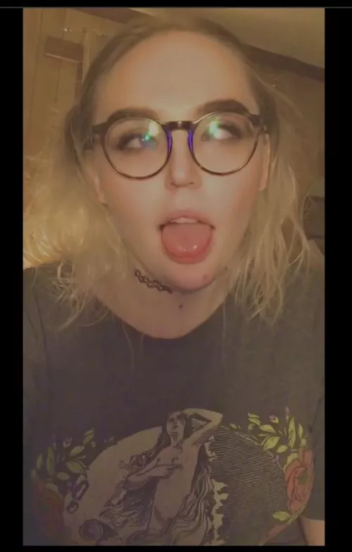 Thirsty kitten 🎀 by fl0w_er