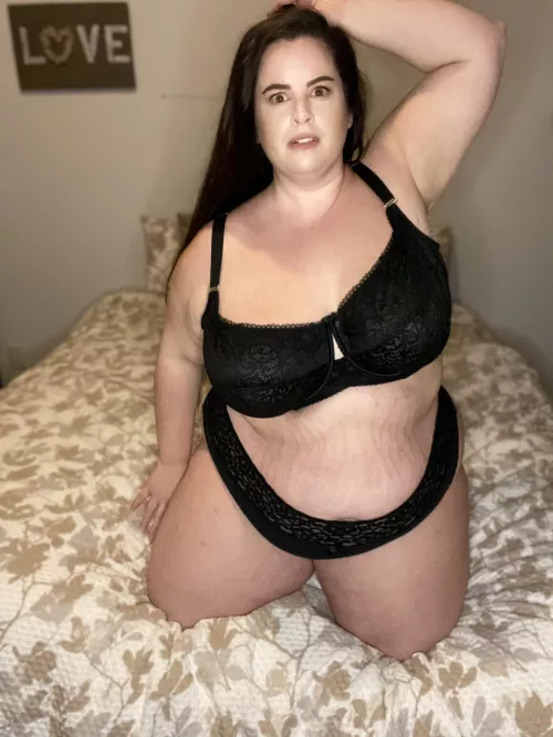 Thirsty Thursday. Anyone need some water? 🔥🌶 by bookwormbyday