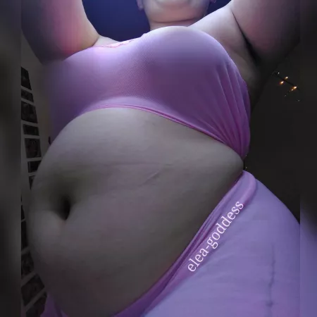 This belly belongs on a face by elea-goddess