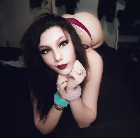 This booty won't spank itself 👅 posted by Scarletbooty23