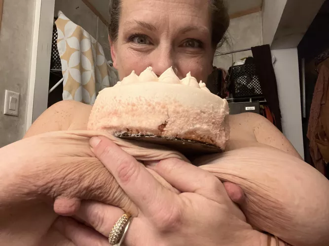 This cake doesn’t stand a chance by Misswetdream