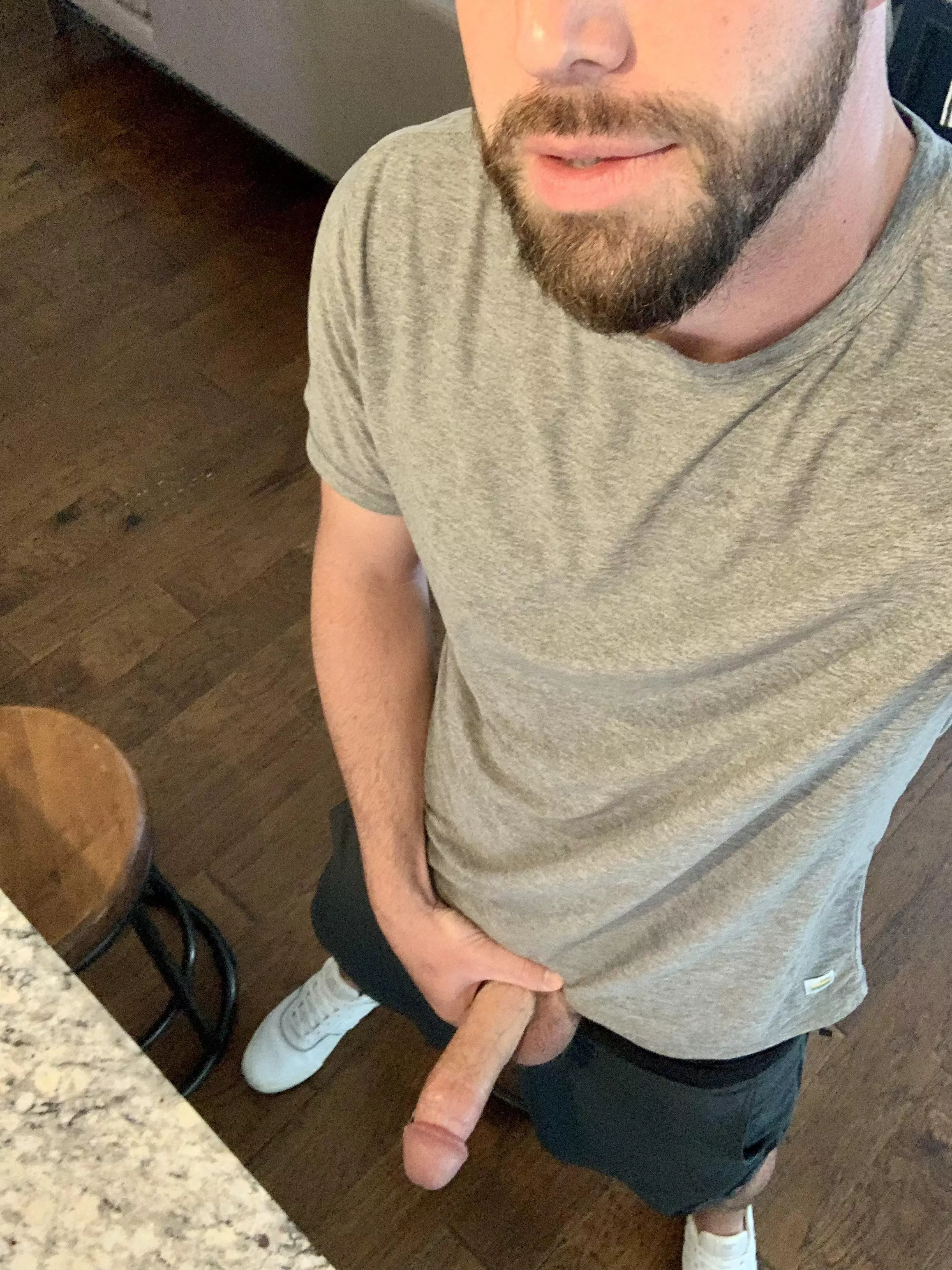 This dad [35] is home alone. I think you should come over. 😏 posted by BoredD4D