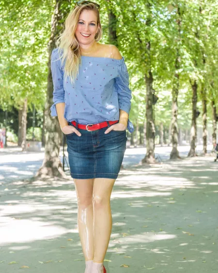 This deserves an extra post | Same model like yesterday: https://www.instagram.com/robinmodelart/ by BobRoss235