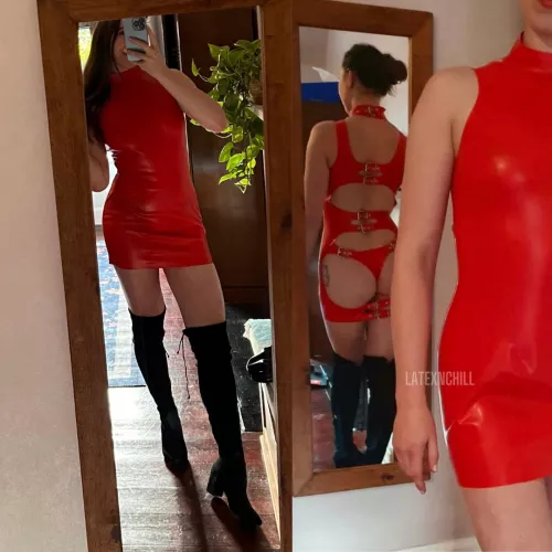 This dream dress of mine arrived today, and I enjoyed testing it out straight away! I thought Reddit would enjoy a picture so here’s two views before shiner! by LATEXnCHILL