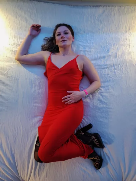 This dress was quite a hit that evening. by SexyJammiescpl