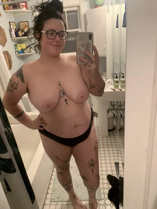 This girl needs a long, hot bath…you want to join me? by littlefeat92