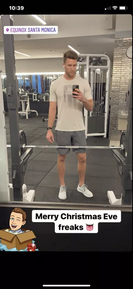 This gives such pornstar energy... It's coming ladies im just tired of waiting by zacharythoden