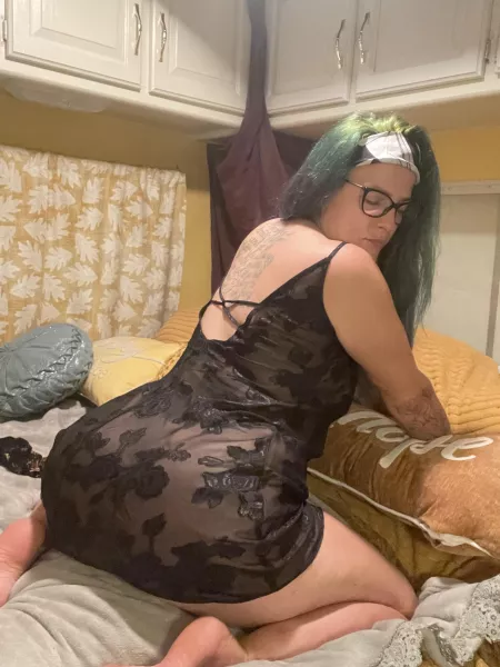 This hippie likes to play by fithippie420