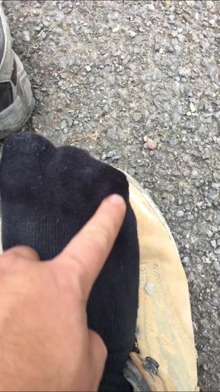 This is a screen shot of a vid I can not post it on here so dm if you want to see it by mr__cumm