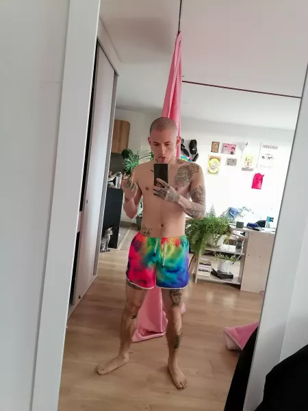 This is how I spend my day at home 😳😅 by mxlxndro