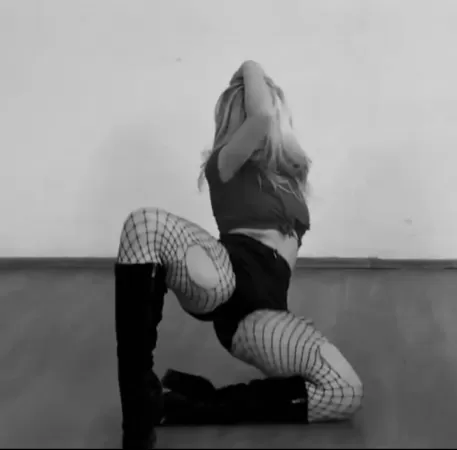 This is how I would spread my legs for you to cum in me💋 by patricia_martini