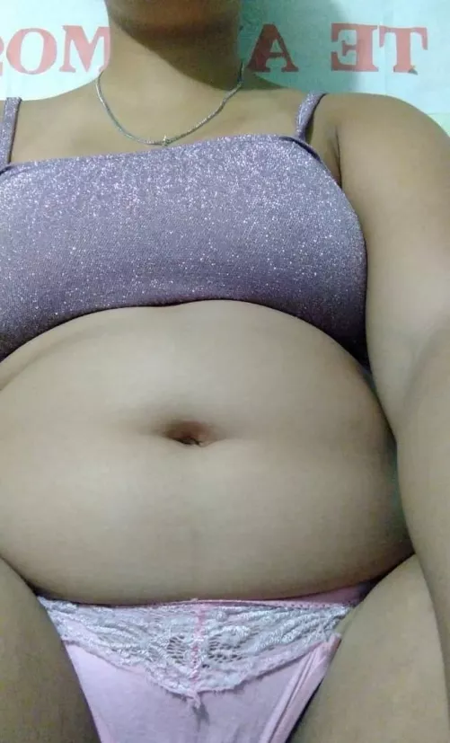 This is how my belly looks without being stuffed .. I want a feeder to help fulfill my wish 🐷🐷 by littlesweetfedee