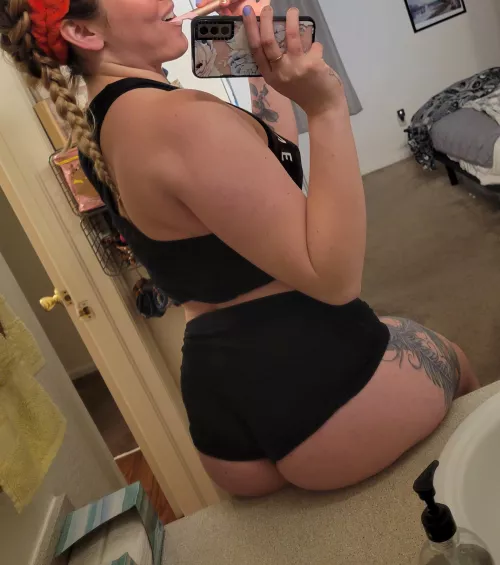 This is just your friendly reminder not to forget to brush your teeth before bed 😘 by noturavgprincess13