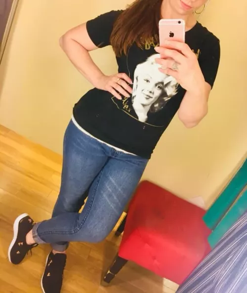 This is me just after my after workout shower. I hope you all like what you see. Comment if you want to see more. by petite_thing