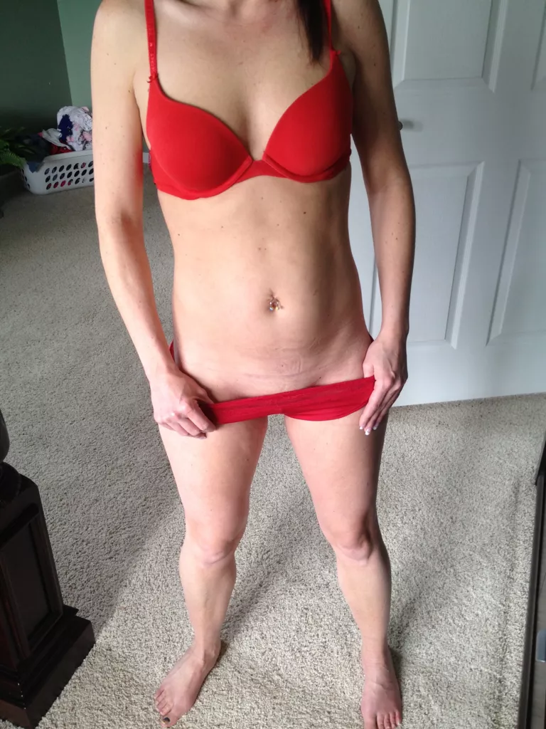 This is me WITHOUT a tan. Which do you prefer? posted by Sidney77