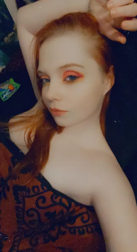 This is my favorite selfie for the moment. by Scarlettelittlefox