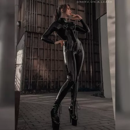 This is my second time ever, wearing latex out in public 🙈 Photo by @mai.captures by Neku_On_A_Leash