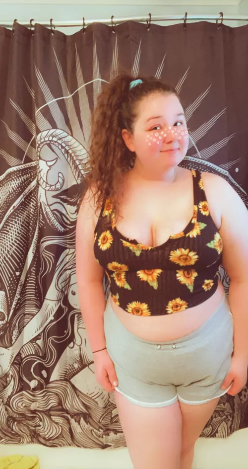 This is one of my favorite shirts 🌻 by t_thicc