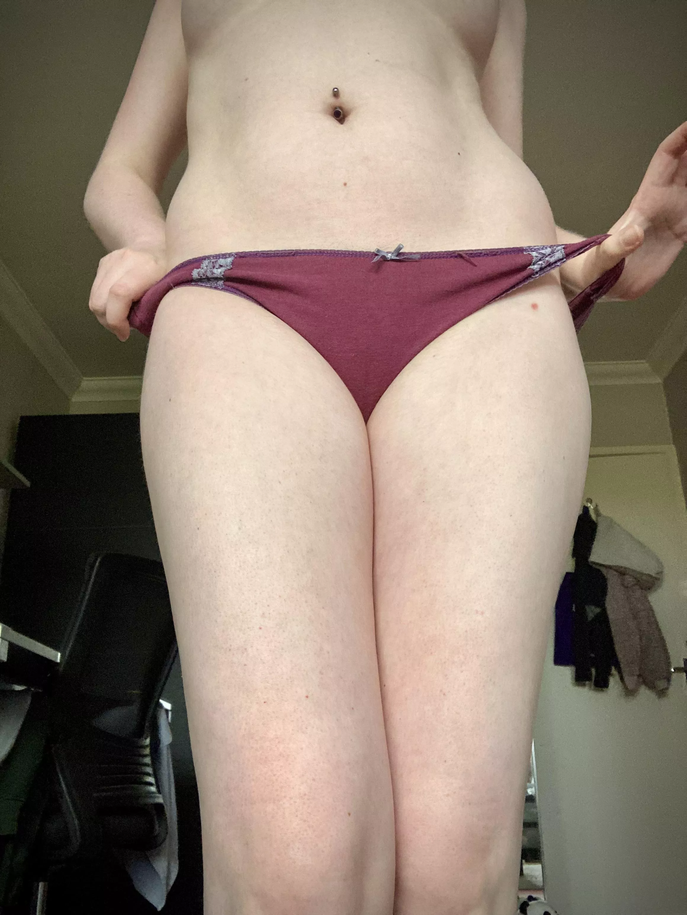 This is one of my oldest pairs…I’ve lost track of how long I’ve owned some of my underwear! 😅 Want a pair for yourself? Check out my panty drawer, most pairs £25 for one day’s wear 💋 UK only, CashApp only 🇬🇧 posted by SkimpyScarlett