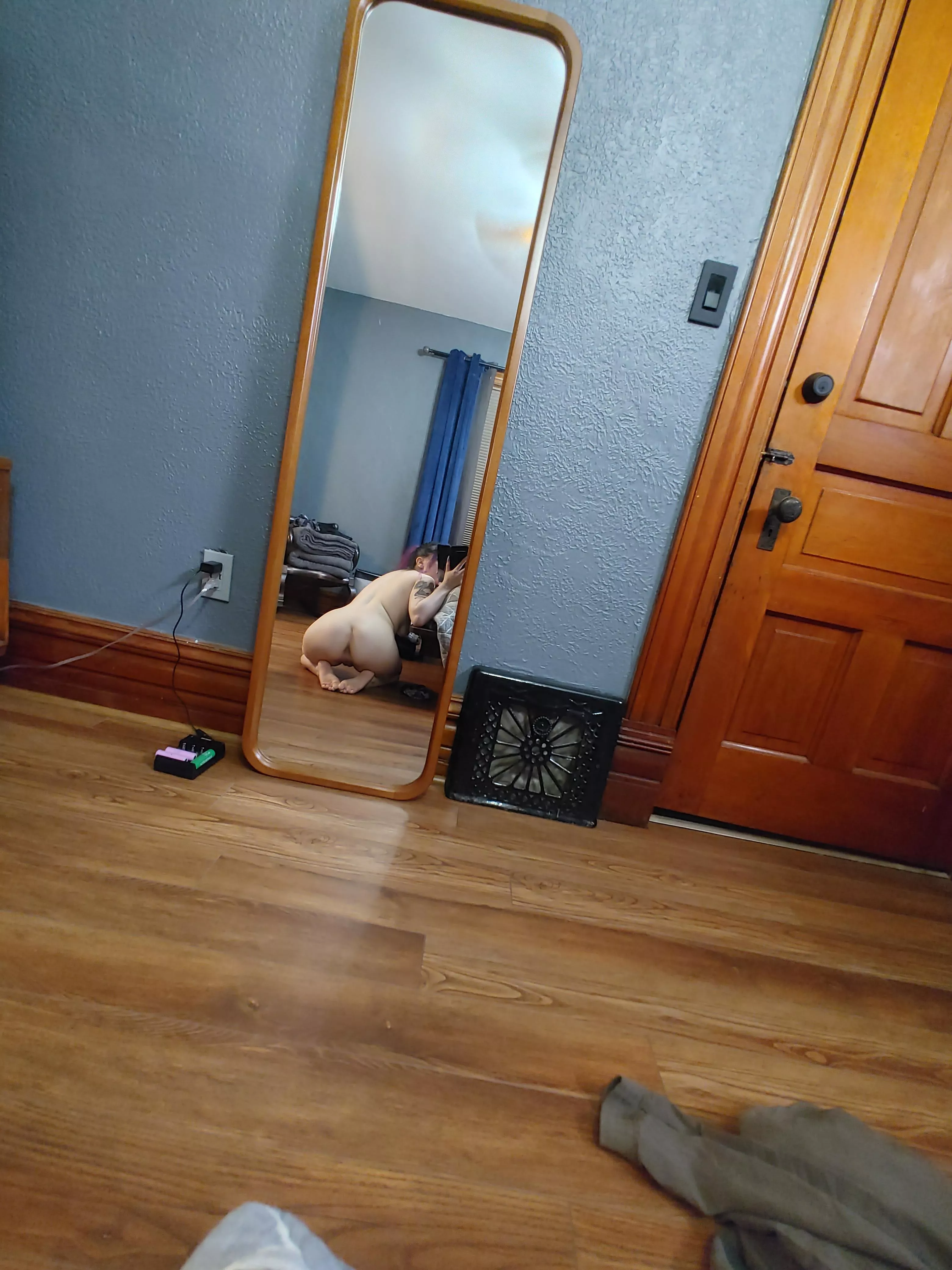 this is what I'd send you if we were dating posted by LilRedVelvettt