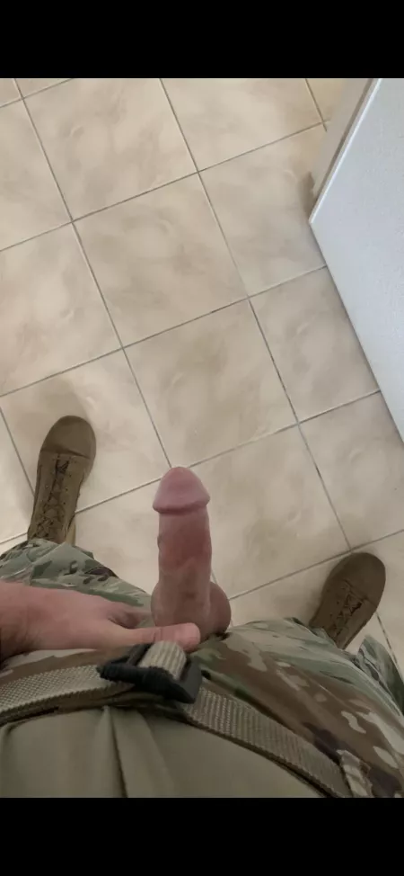 This military dick is happy from all the love he’s been receiving. by layjensmis